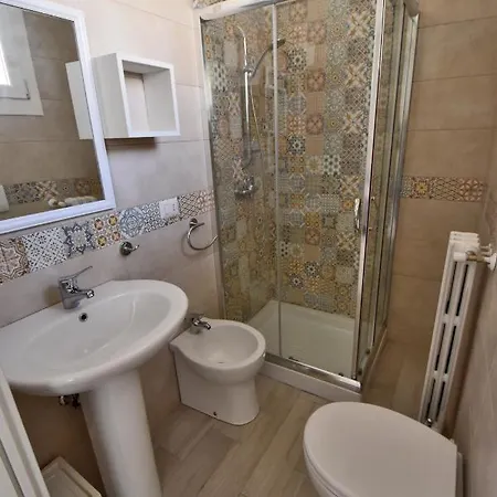 La Petite Maison Bed & Breakfast